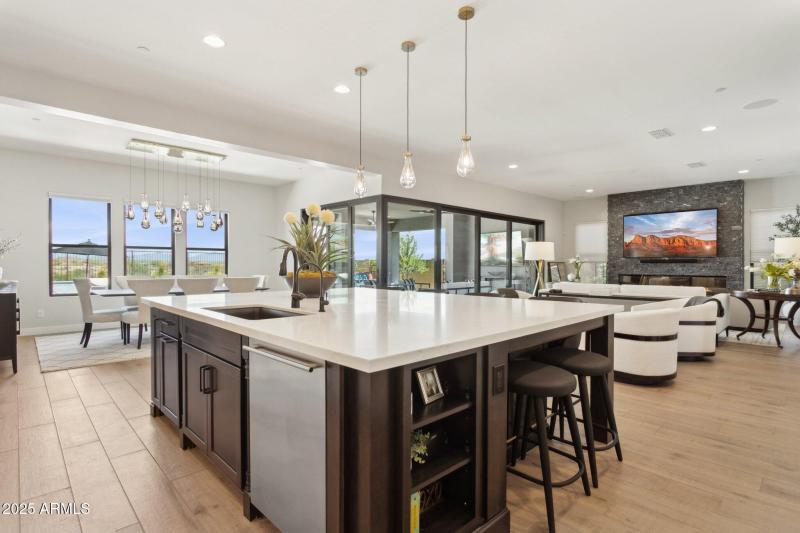 22-web-or-mls-13020-e-de-la-o-rd