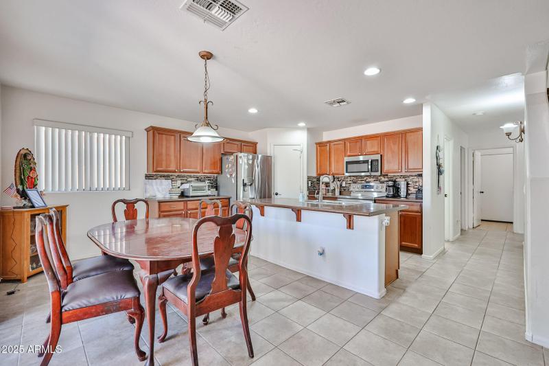 Kitchen & informal dining