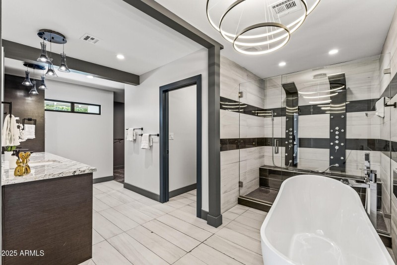 Main primary ensuite