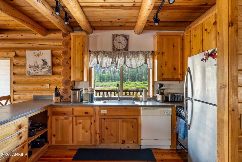 100MainSt-Greer-AZ-10