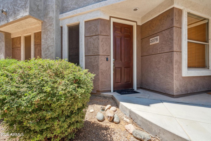 05-Entry Walkway