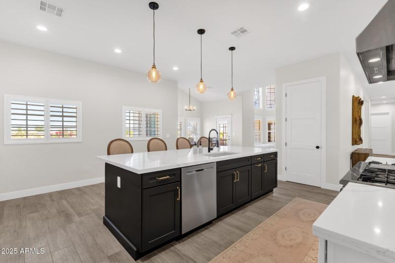 24-web-or-mls-856-w-quail-cir