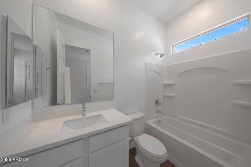 PHX_Landmarke_Lot1203_Crimson_294_bath3