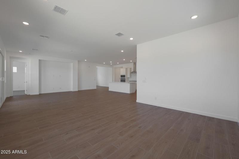 PHX_Landmarke_Lot1203_Crimson_294_Greatr