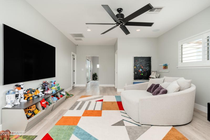 049_Upstairs Landing