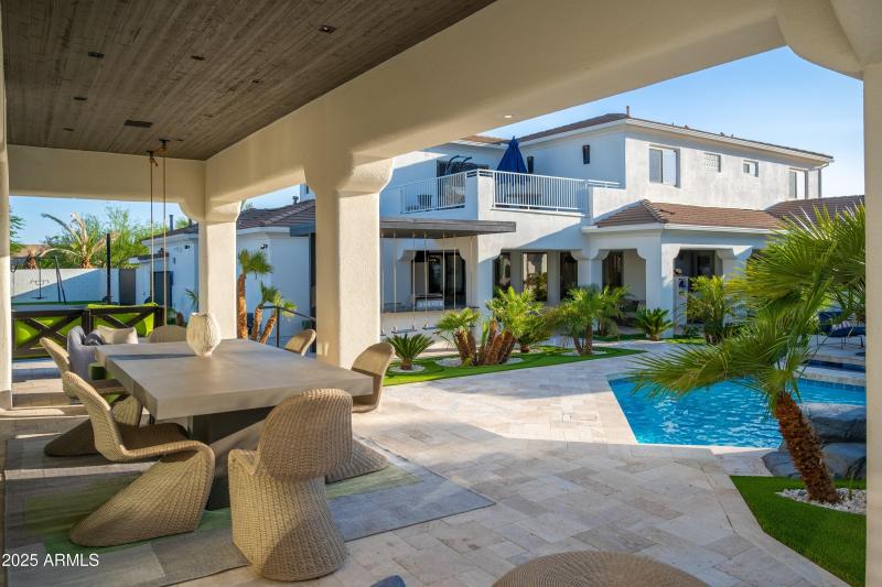 083_Casiat Covereed Porch