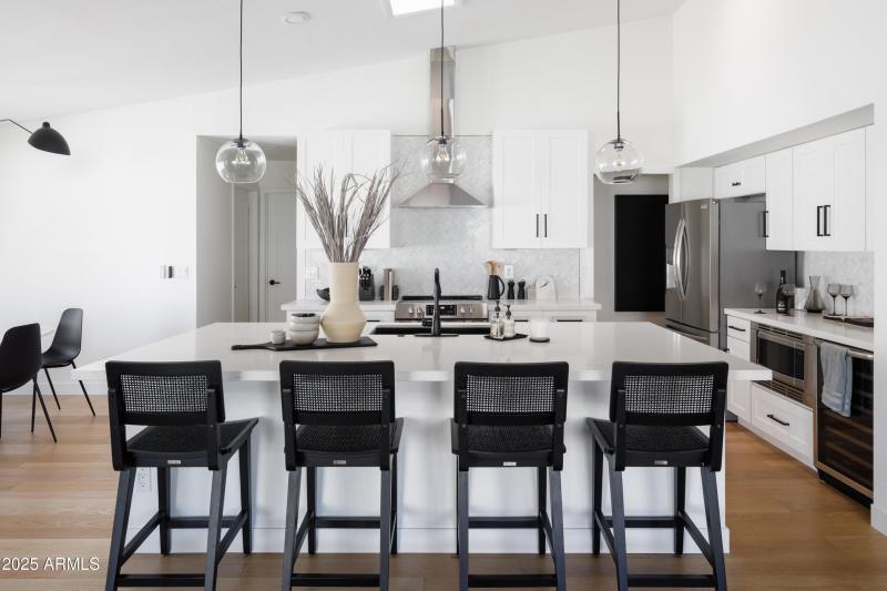 PROPERTYIMAGECO_5502EGrandviewRd_WEB-12