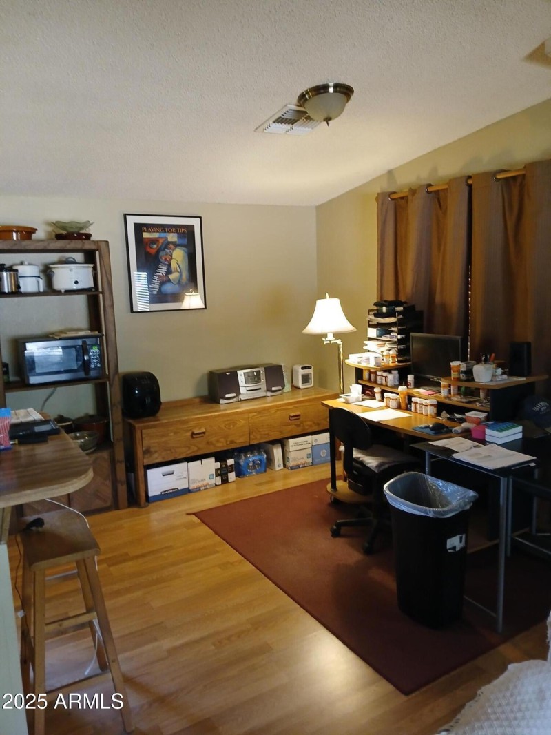 Lakeview interior