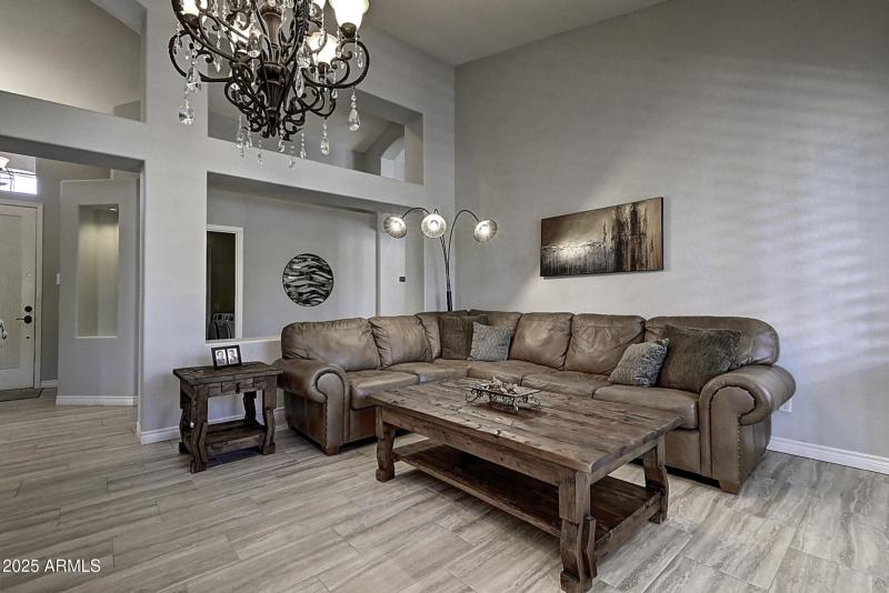 634 W Goldfinch Way (6)