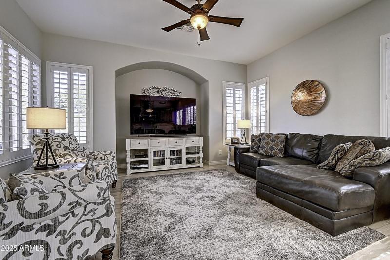 634 W Goldfinch Way (14)