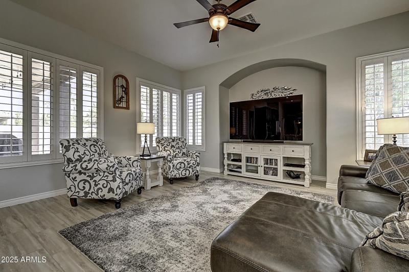 634 W Goldfinch Way (15)