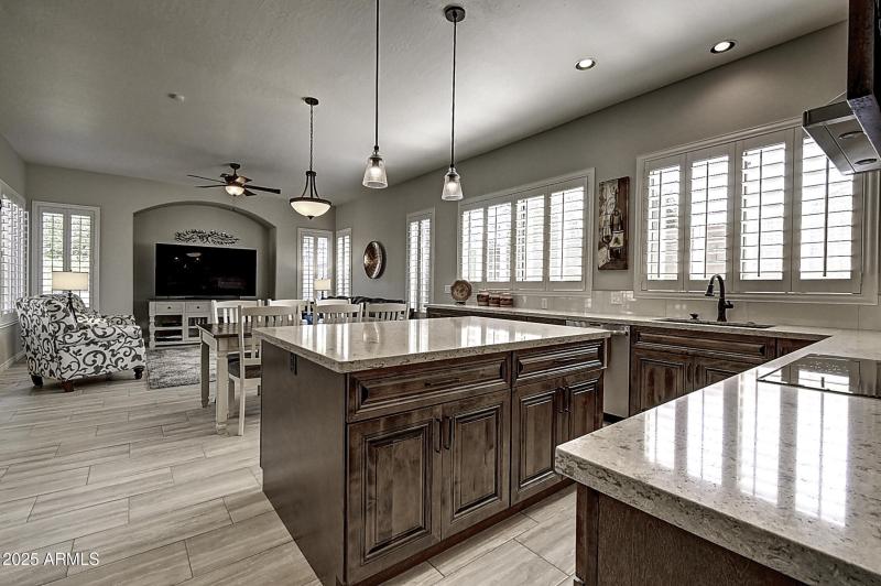 634 W Goldfinch Way (24)