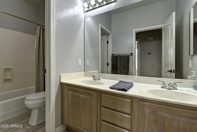 634 W Goldfinch Way (30)