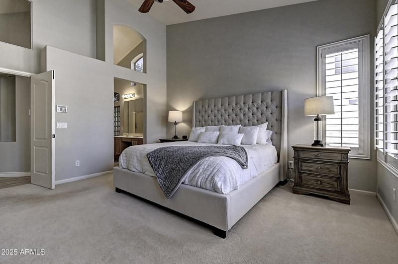 634 W Goldfinch Way (33)