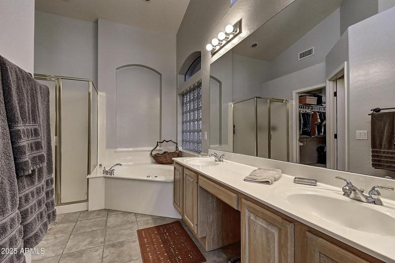 634 W Goldfinch Way (36)