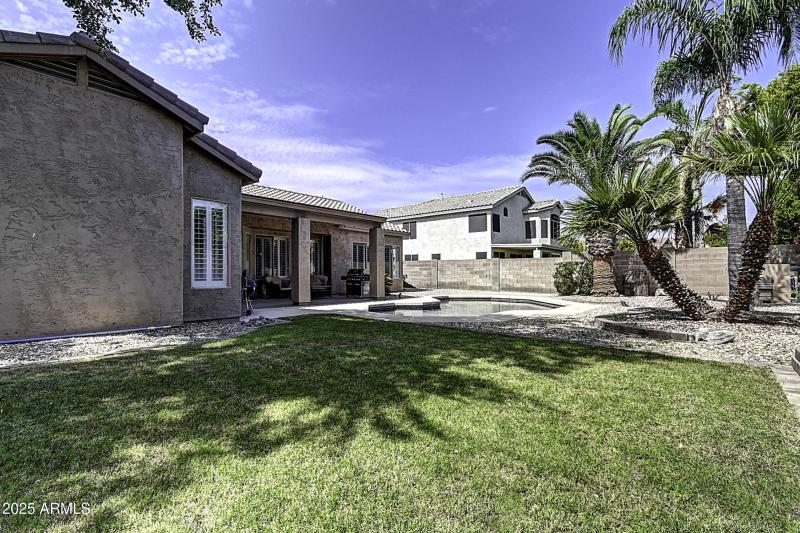 634 W Goldfinch Way (51)