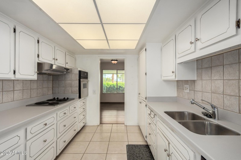 10 Crestbrook