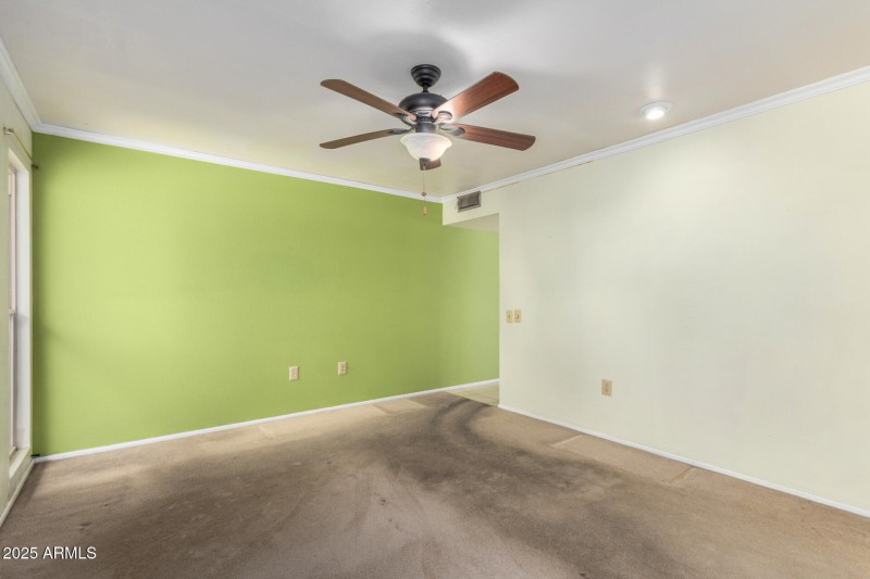 15 Crestbrook