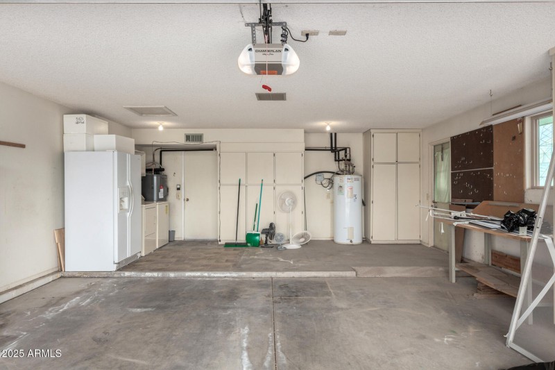27 Crestbrook