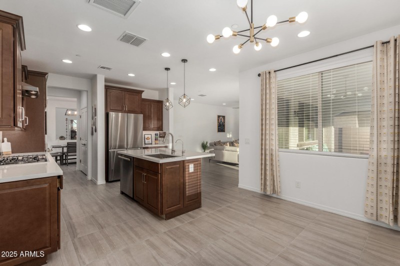 18 - Kitchen