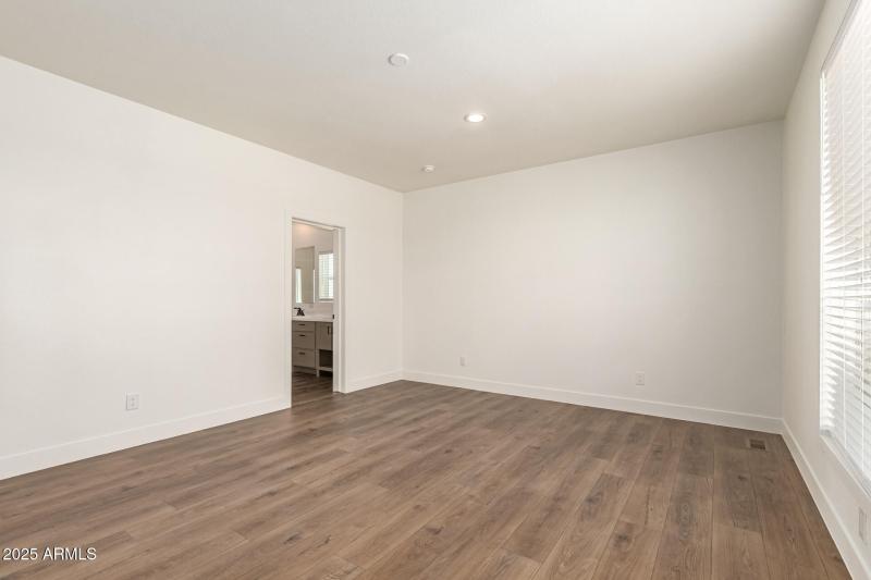 23069 W MILTON DR