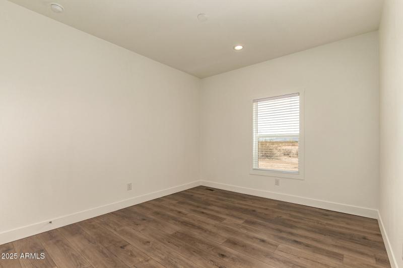 23069 W MILTON DR