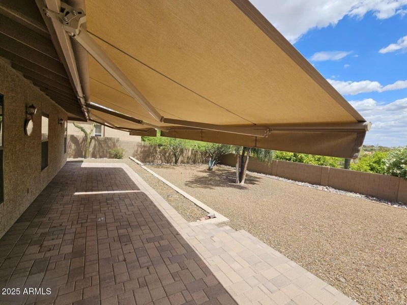 Richwood patio with awning2
