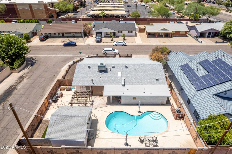 C51351F1-E46E-4FB0-B4F1-33467E2D3D8F