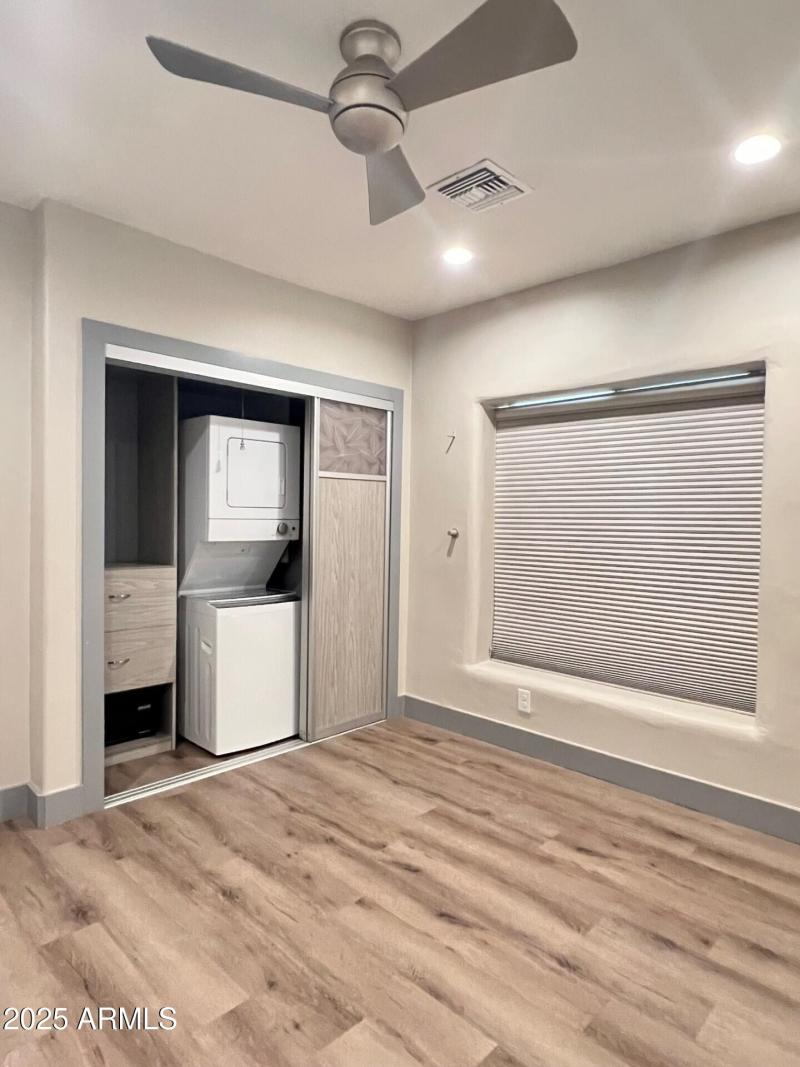 WASHINGTON BEDROOM WITH CLOSET SYSTEM AN