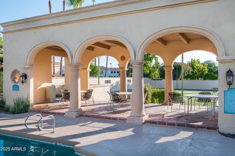 Clubhouse Cov'd Patios