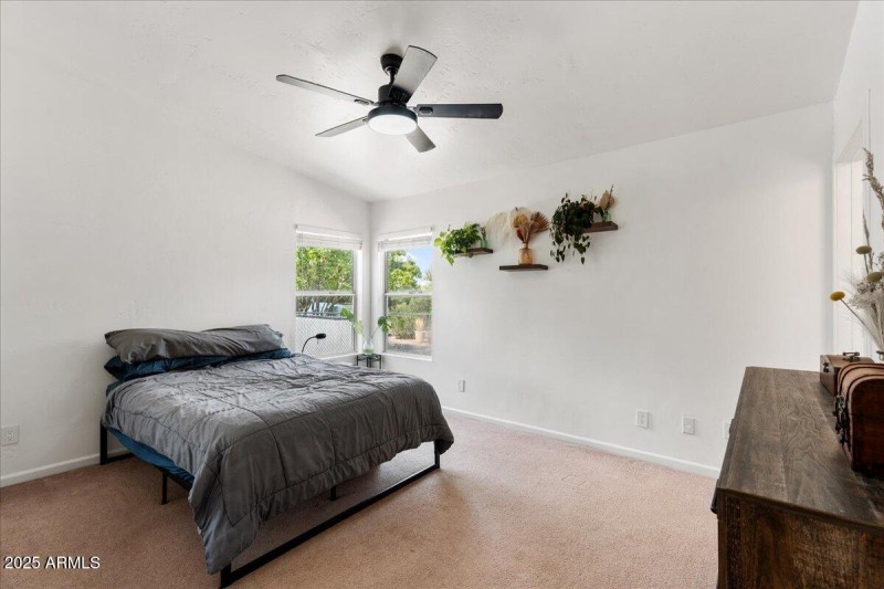 18-Primary Bedroom