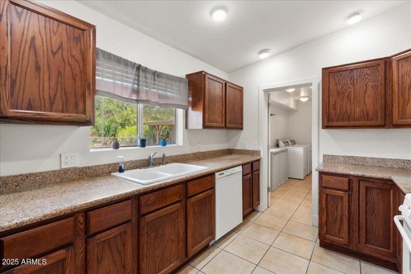12-Kitchen