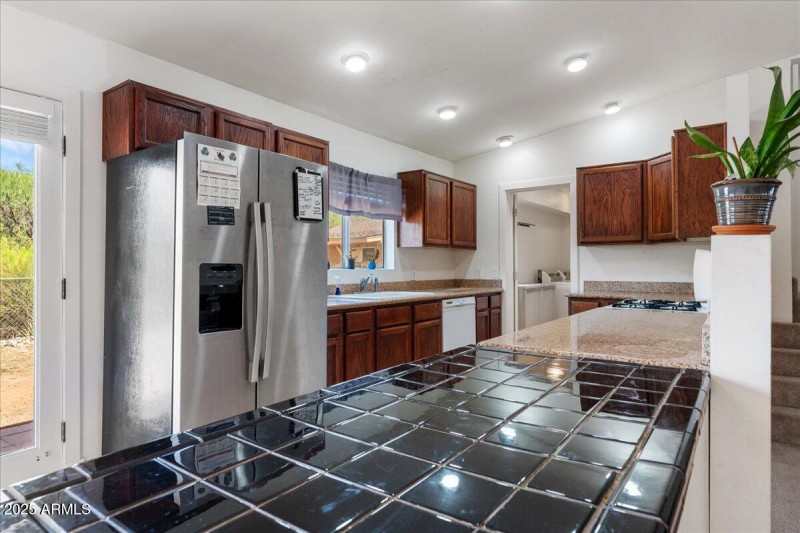 10-Kitchen