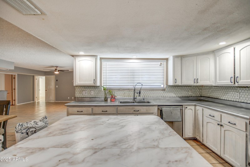 Kitchen 8