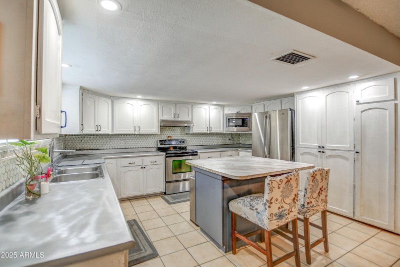 Kitchen 3