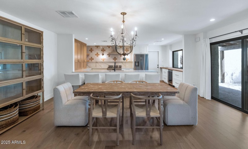 7311 E Manzanita Dr-large-013-012-TOD481