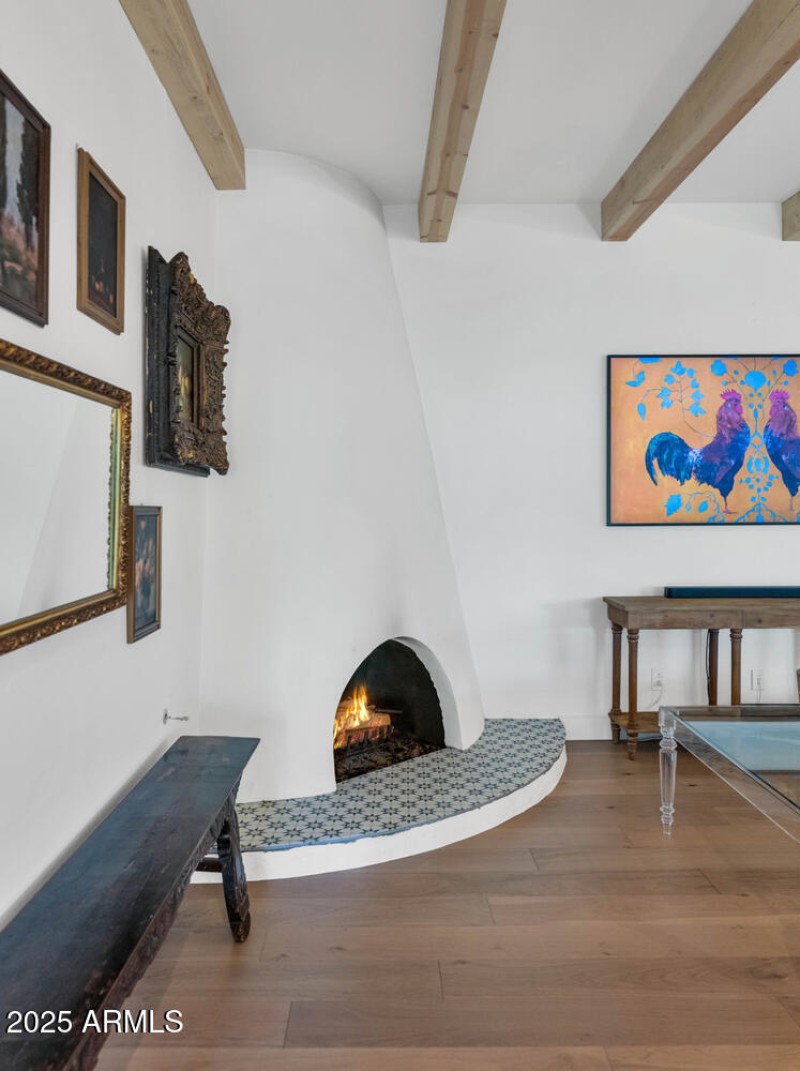 7311 E Manzanita Dr-large-023-037-TOD484