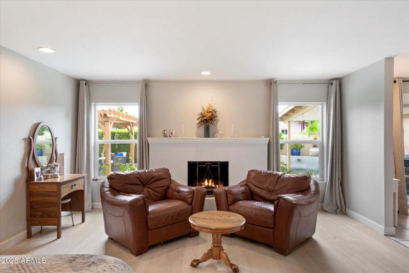 16 Primary Sitting Area