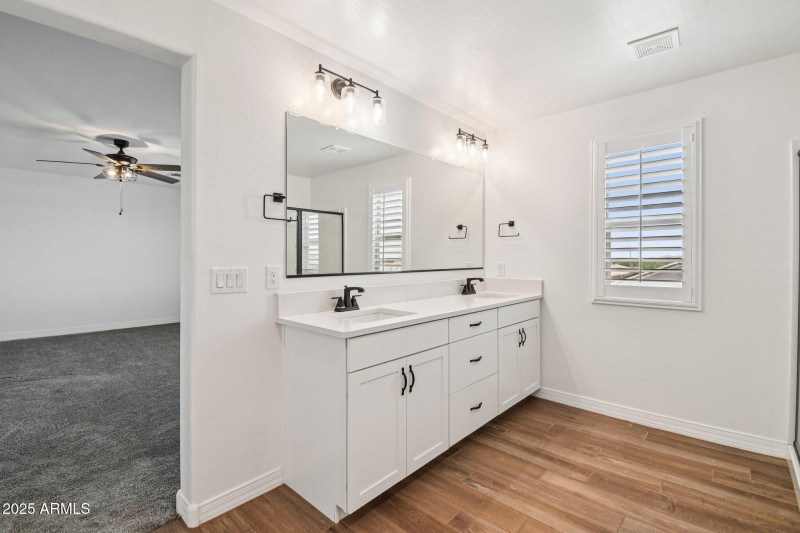 43-web-or-mls-E Joelle Dr-S2407-041