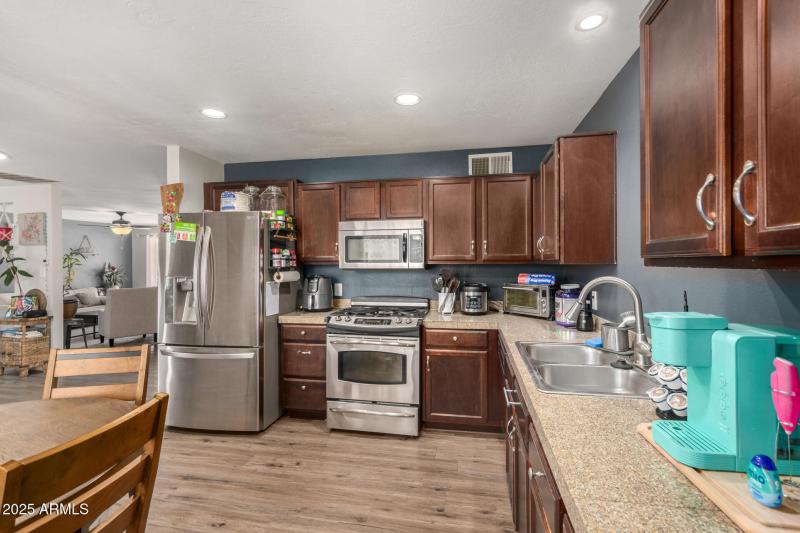 STAINLESS STEEL APPLIANCES