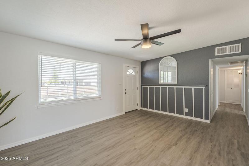 9-web-or-mls-Glenview-9