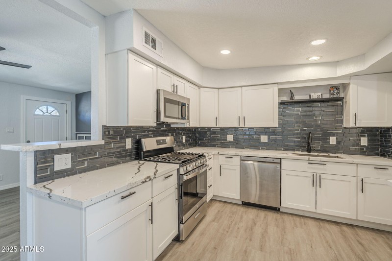 11-web-or-mls-Glenview-11