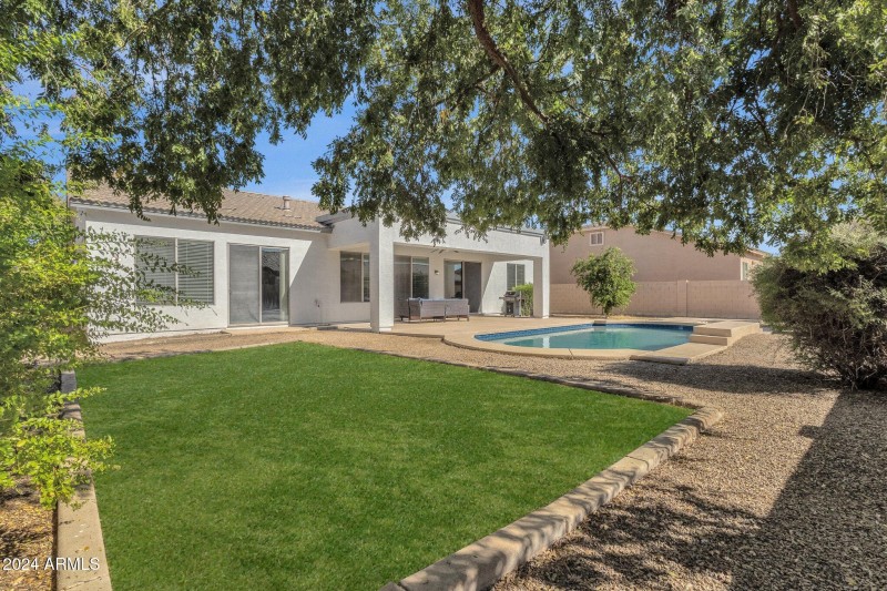 7-web-or-mls-3113-e-boston-st