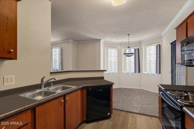 06-Kitchen