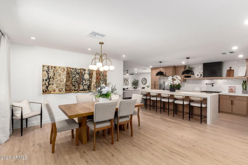 Elegant Dining and Entertaining Space