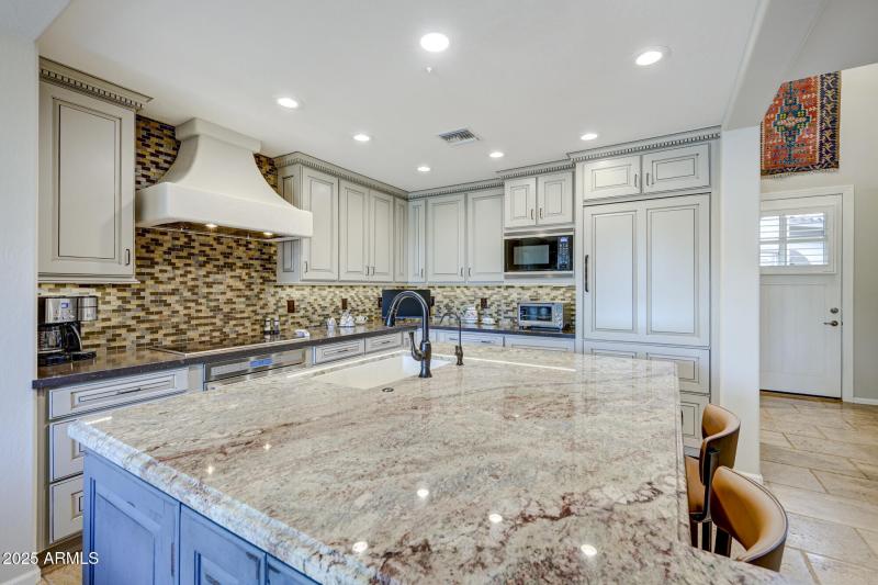 20802 N Grayhawk Dr #1131-6