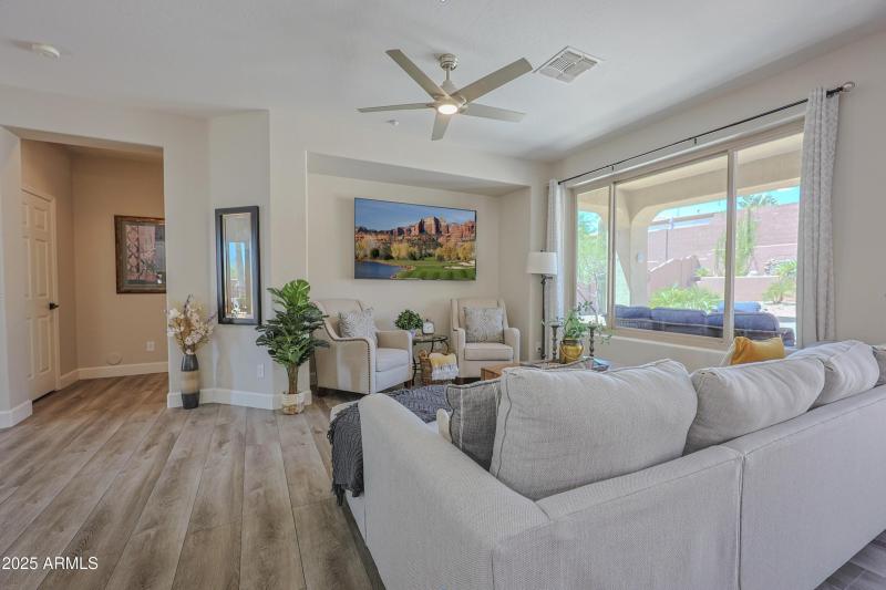 2462 W TURTLE HILL DR