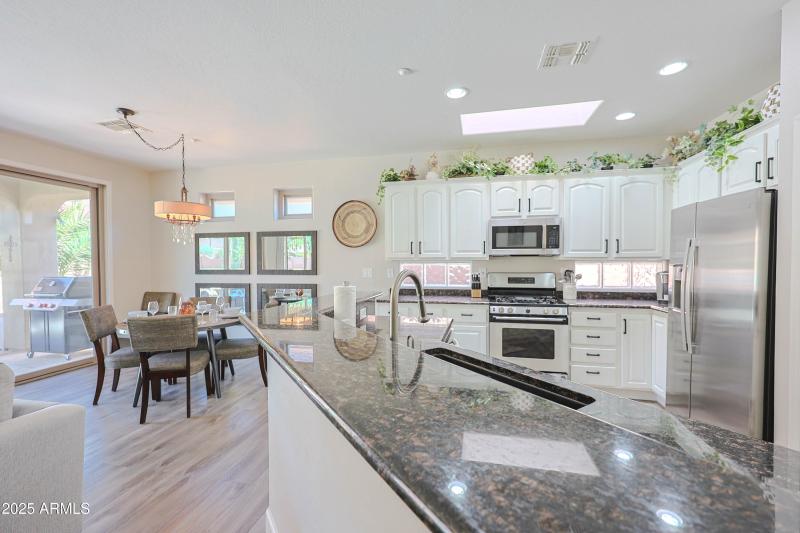 2462 W TURTLE HILL DR