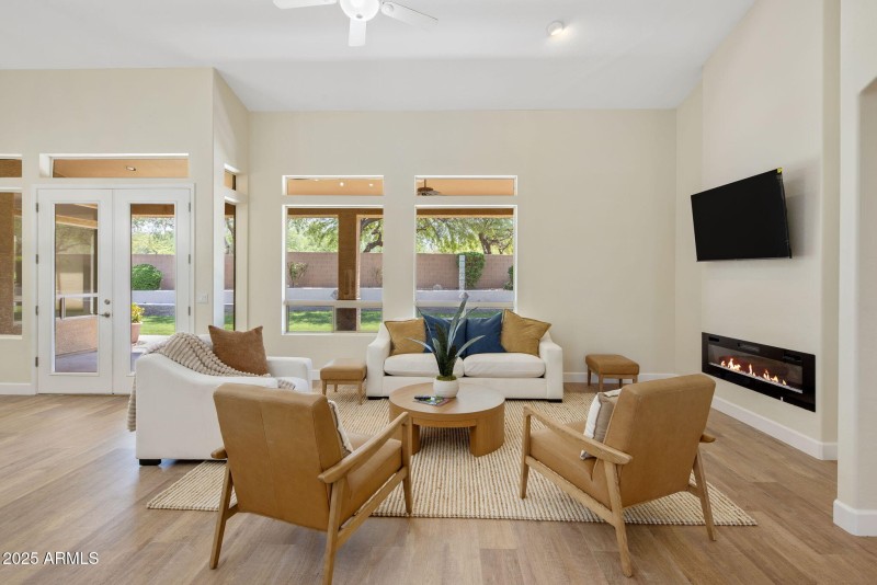 SH-familyroom