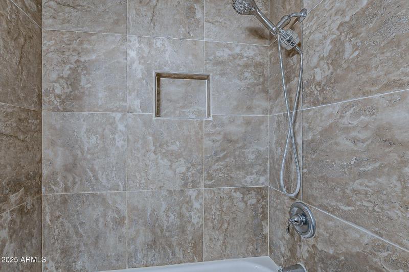 26-web-or-mls-Southern Ave-26